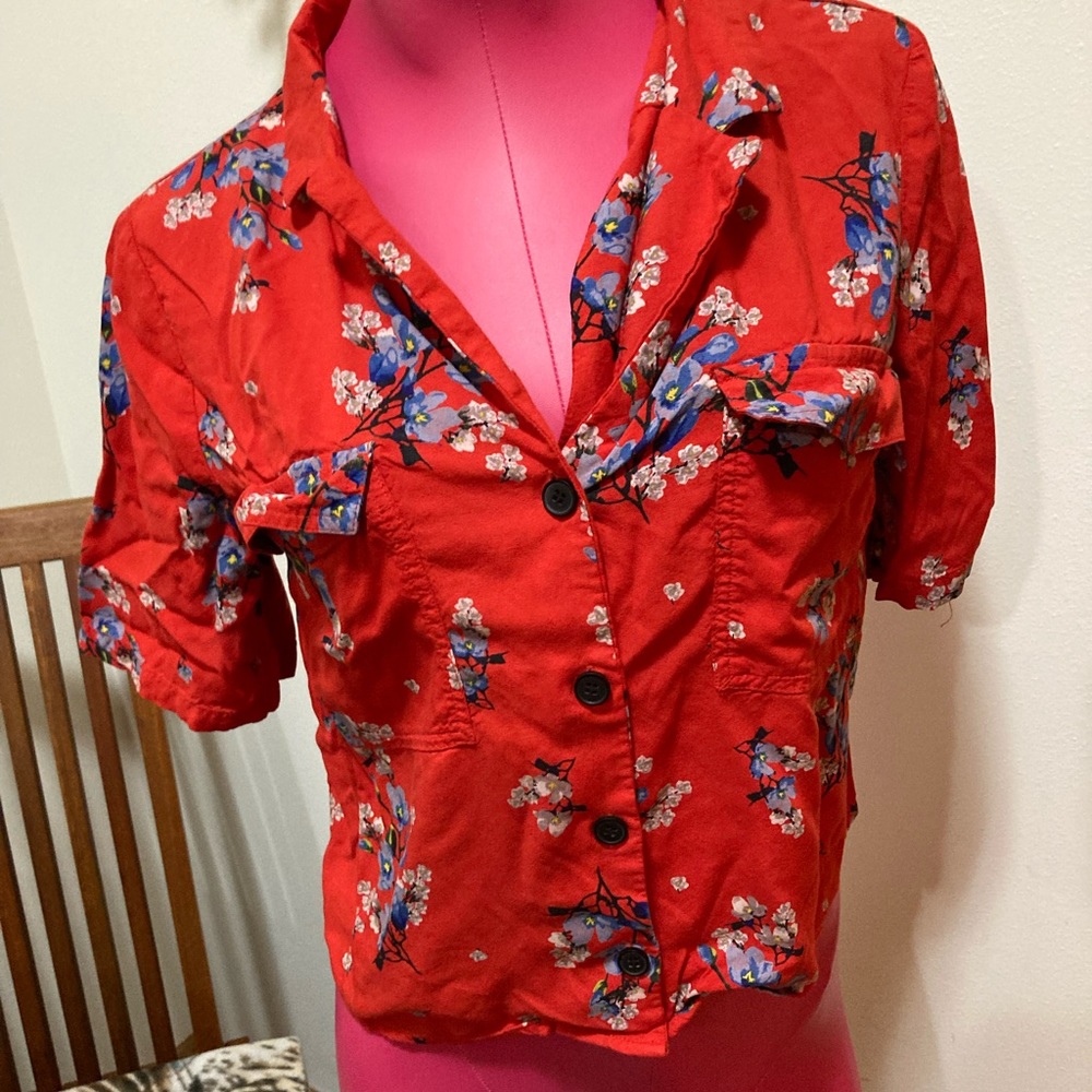 Cropped button up